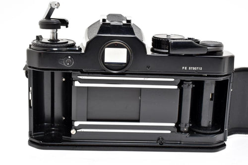 Nikon Slr Camera (Film) Fe H318