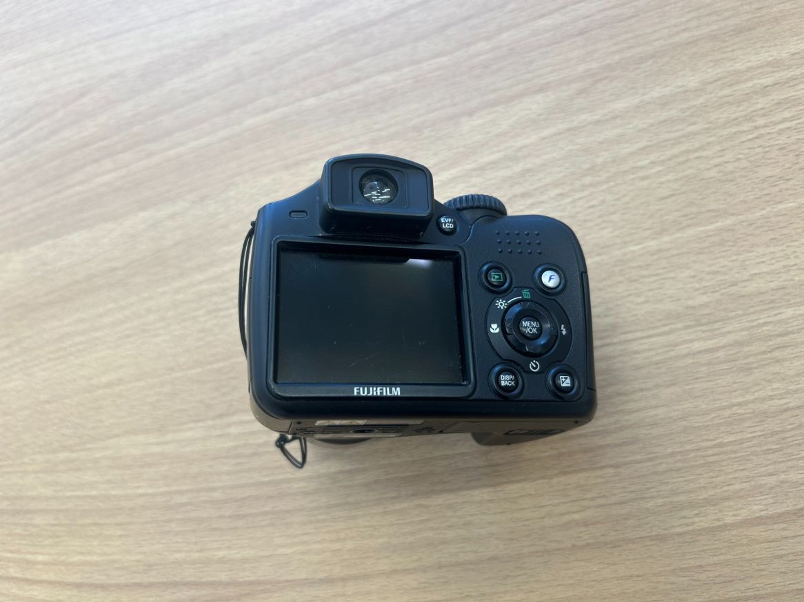 Compact Digital Camera Mn Fujifilm Finepix S5700