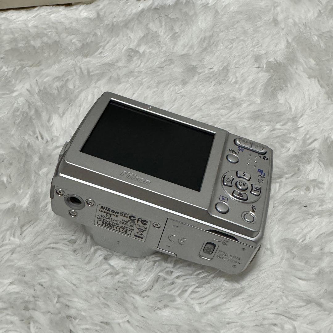 Nikon Compact Digital Cameras Coolpix L1
