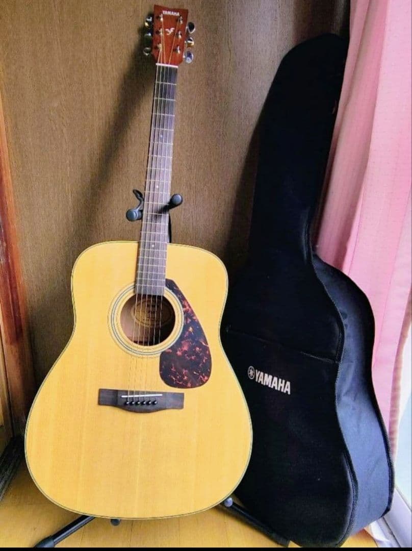 Yamaha Acoustic Guitar F620