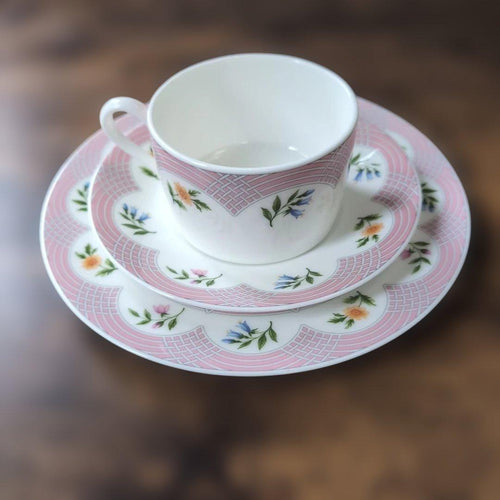 Tiffany Cups Saucers Co. Bouquet