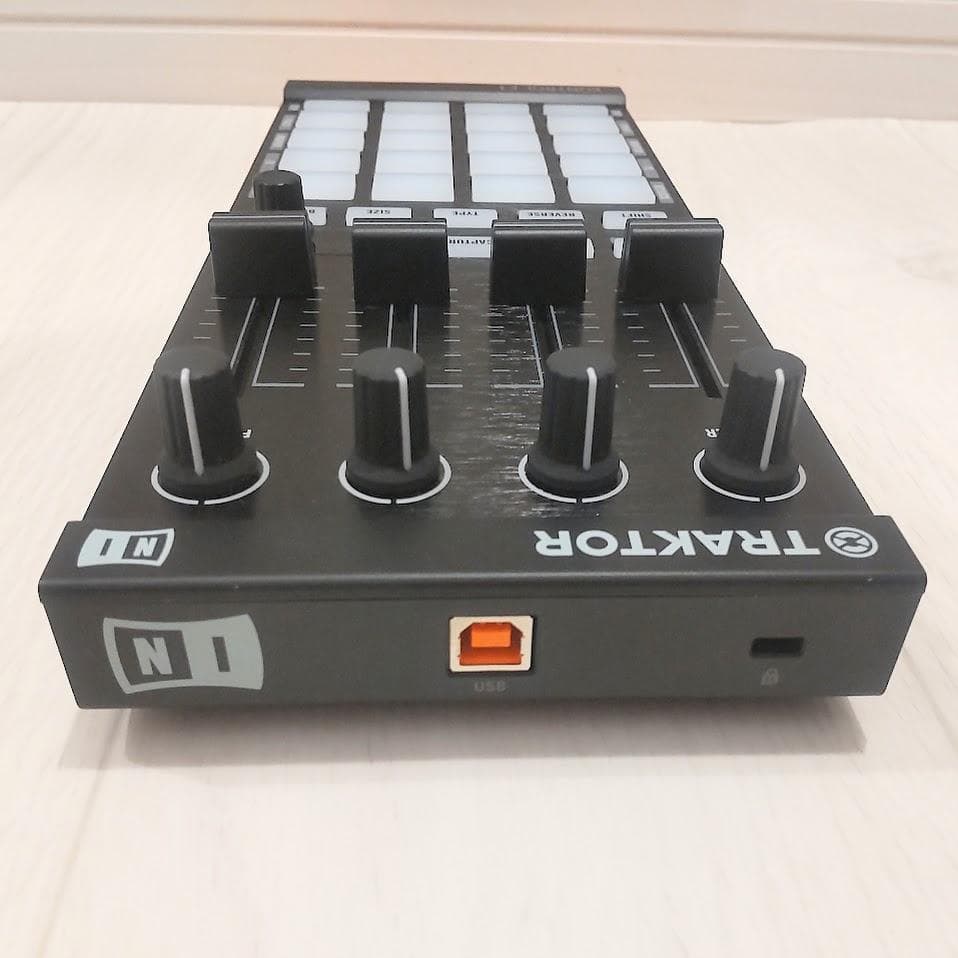 Dj Controller Native Traktor Kontrol F1