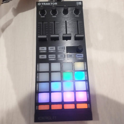 Dj Controller Native Traktor Kontrol F1