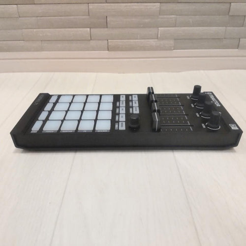 Dj Controller Native Traktor Kontrol F1