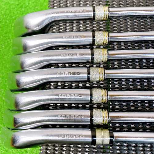 Romaro Iron Set Ray V Forged 7 (4-9.P) Dynamic Gold X100