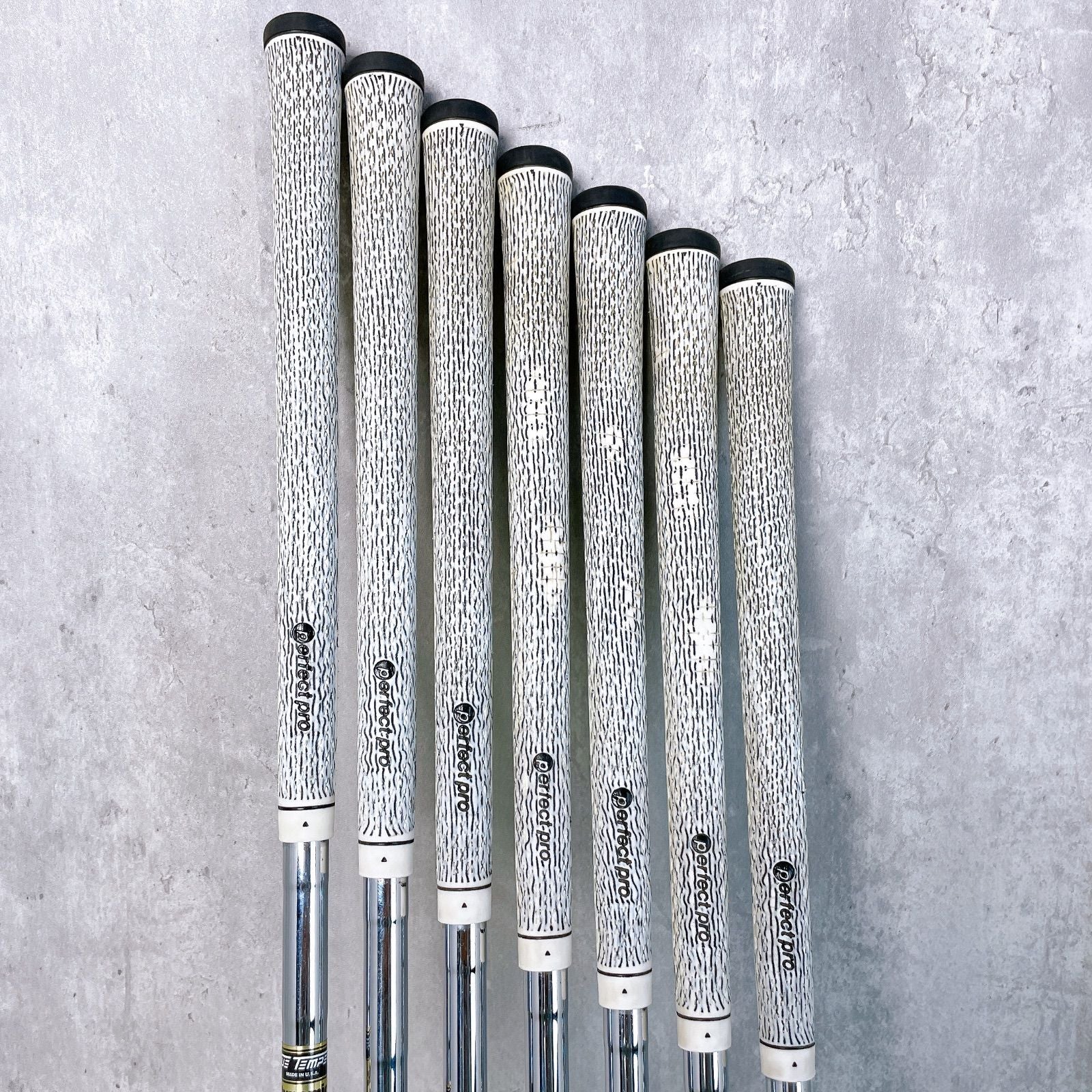 Romaro Iron Set Ray V Forged 7 (4-9.P) Dynamic Gold X100