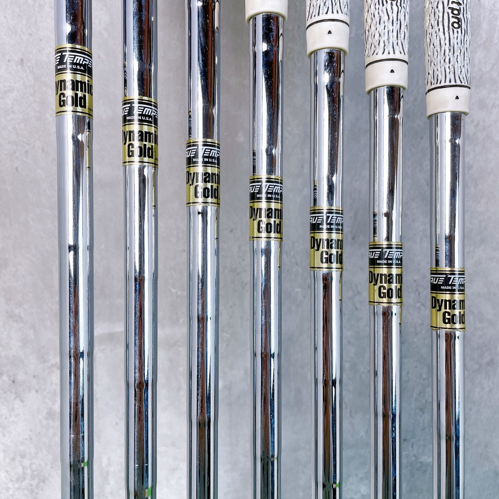 Romaro Iron Set Ray V Forged 7 (4-9.P) Dynamic Gold X100