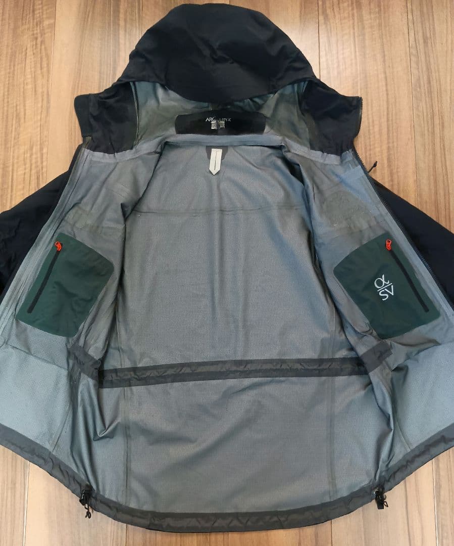 Arc'Teryx Mountain Parkas Sv S Sl Ar Lt Alpha