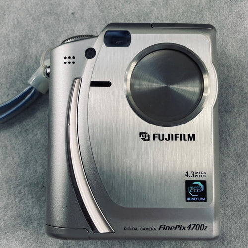 Fujifilm Compact Digital Camera Fujifilm/Finepix.4700Z.4.3Mega.3 Zoom