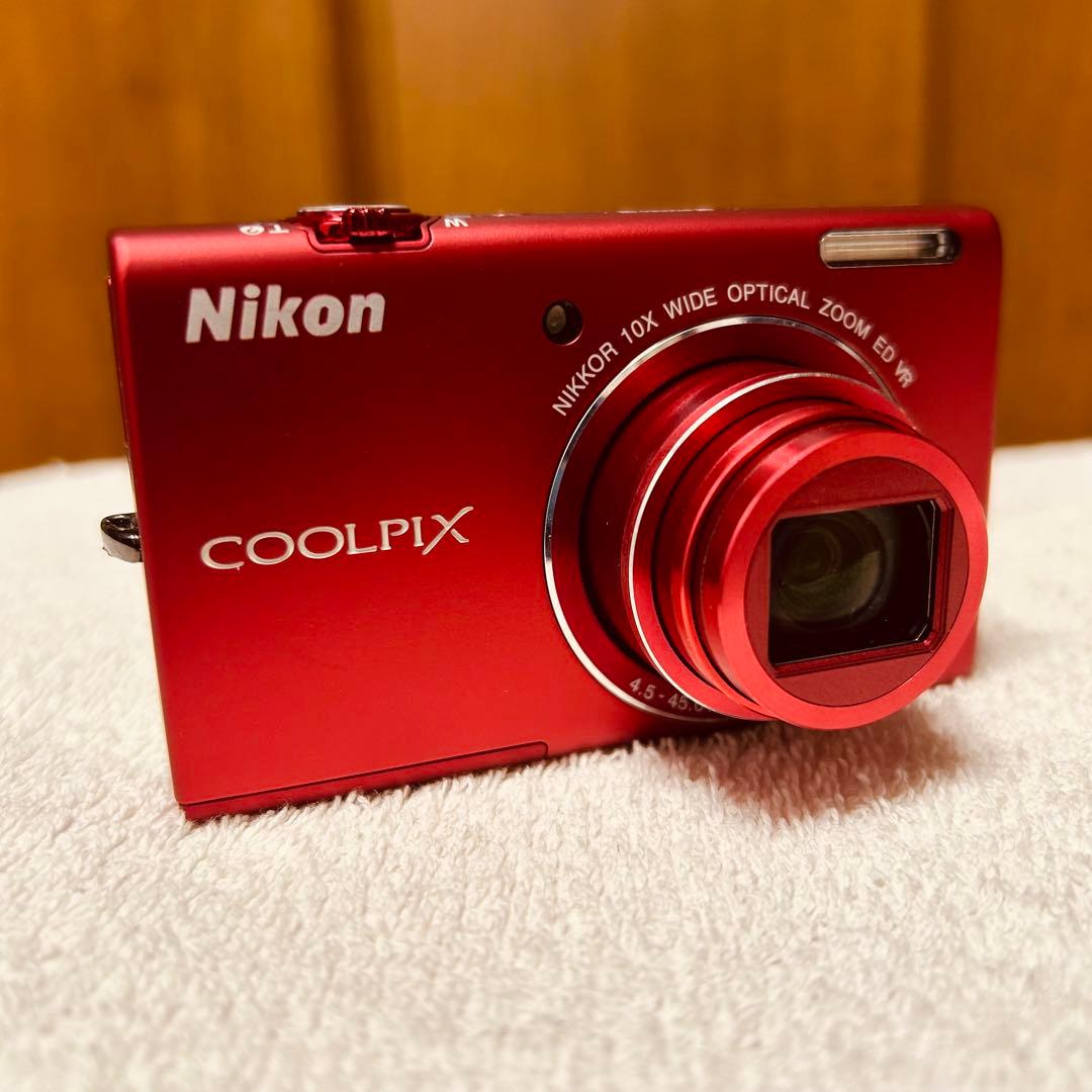 Nikon Compact Digital Camera Coolpix S6200