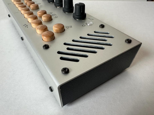Analog Synthesizers Critter Guitari 201 Pocket Piano