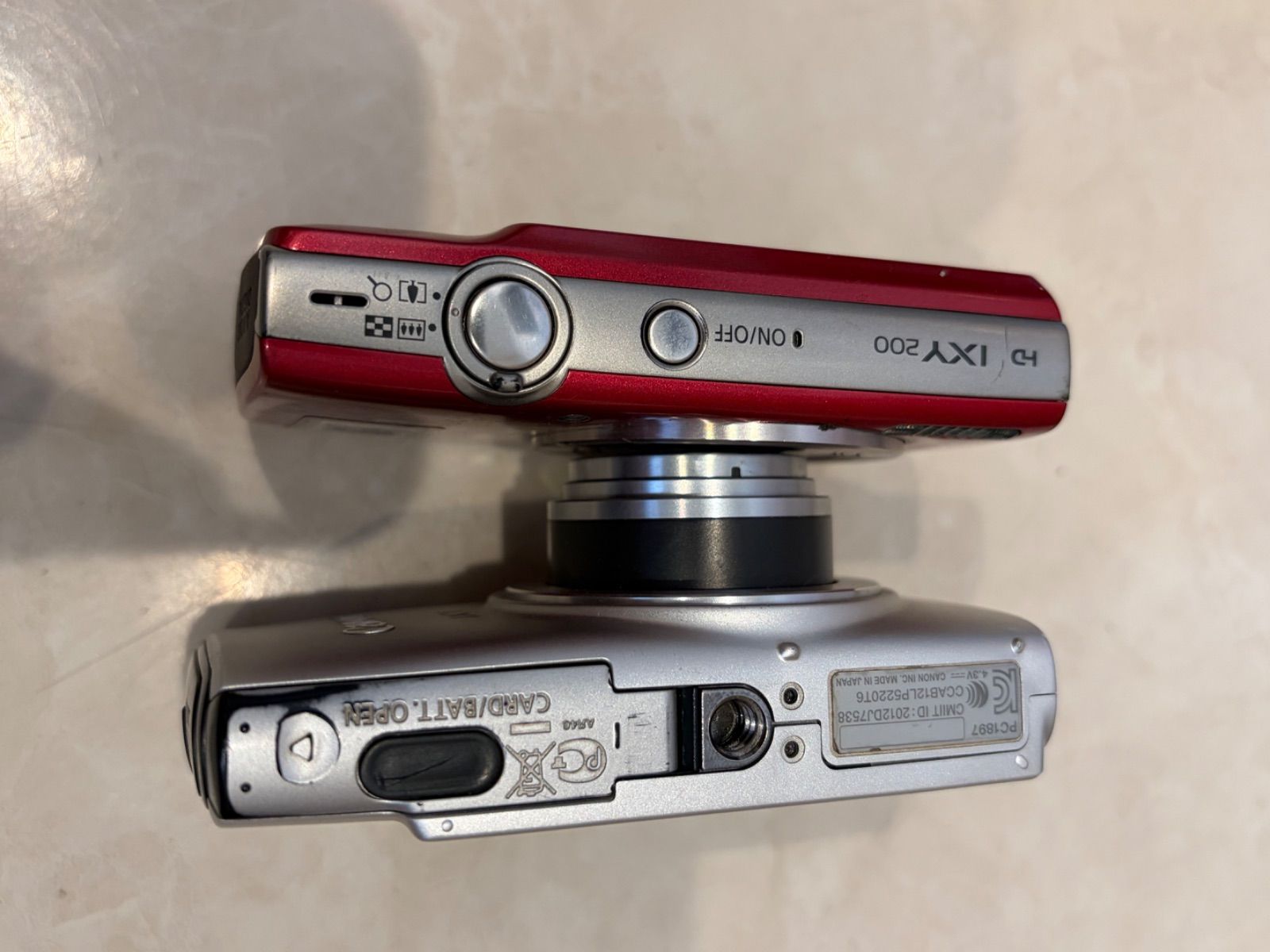 Compact Digital Camera Canon Ixy 2