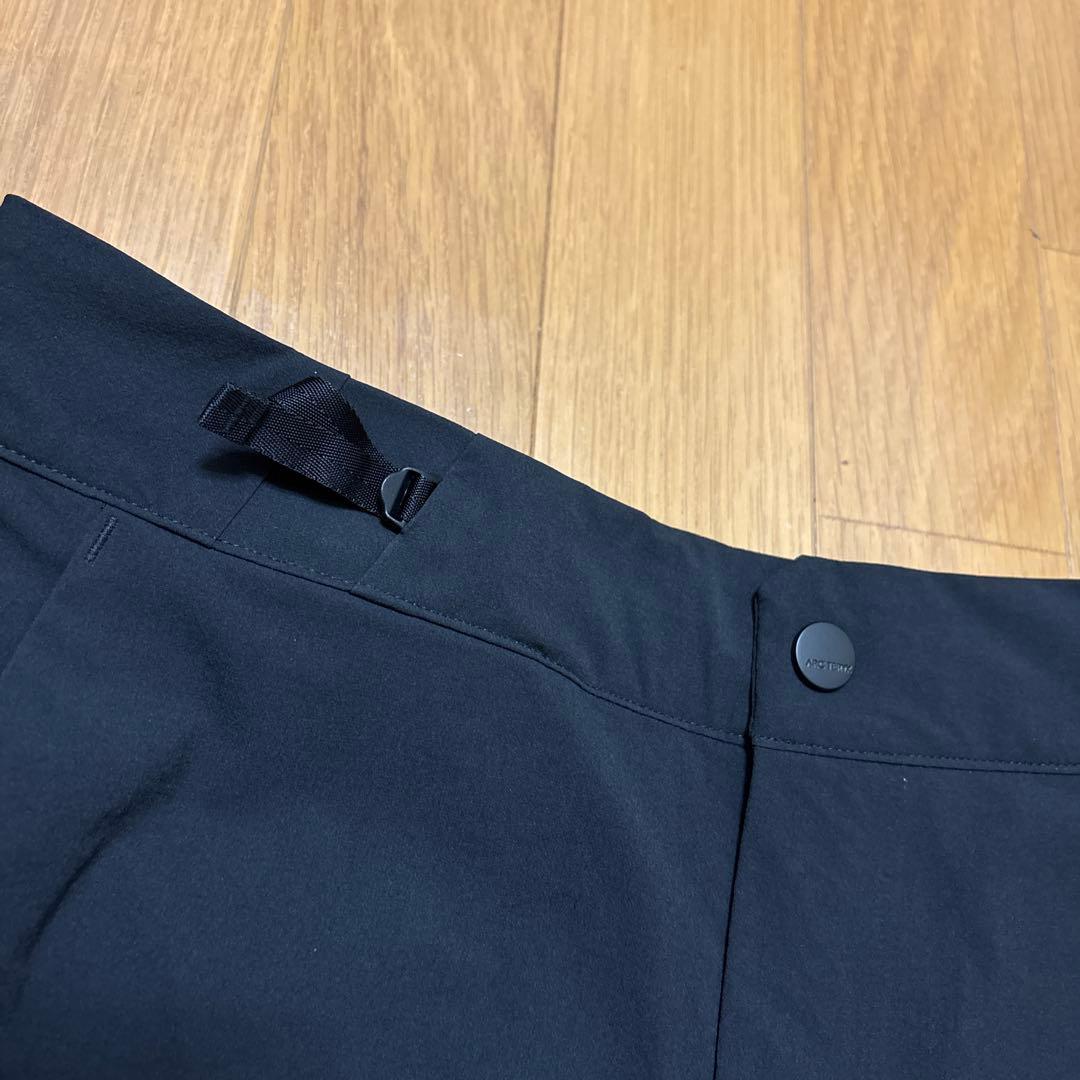 Arc'Teryx Pants Trousers 6-Short Black