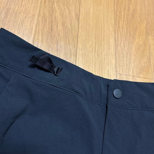 Arc'Teryx Pants Trousers 6-Short Black