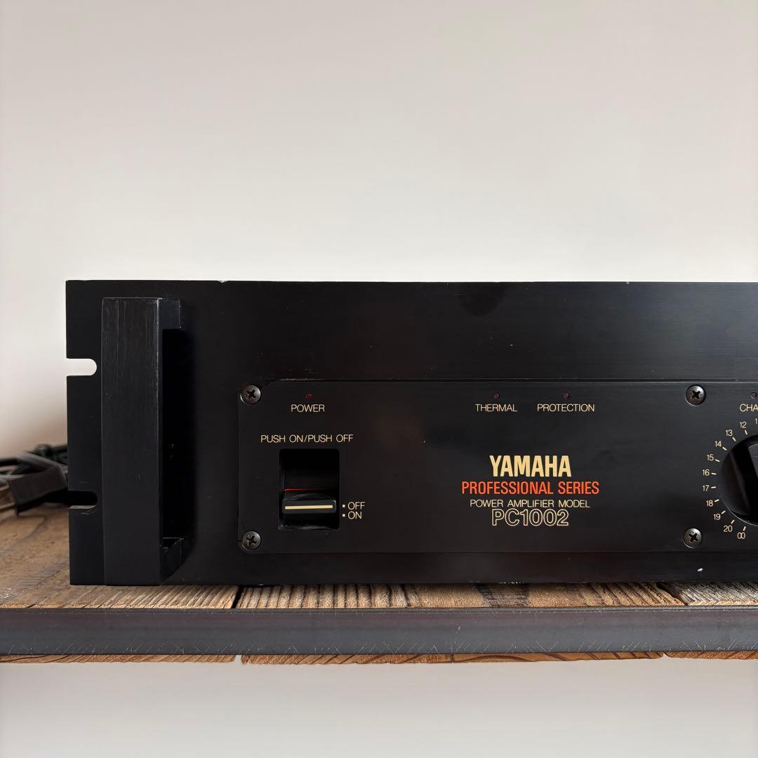 Yamaha Power Amplifiers Pc1002