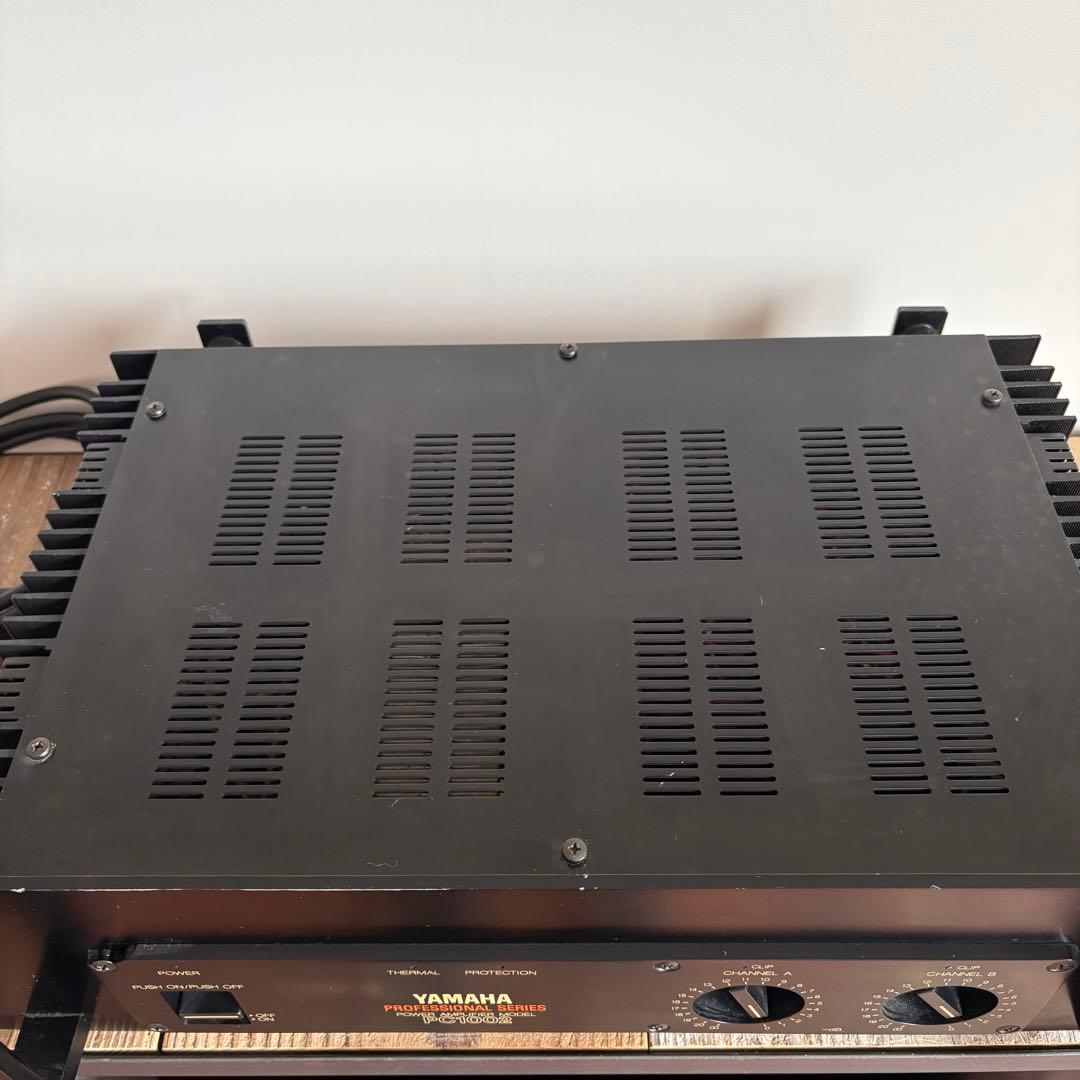 Yamaha Power Amplifiers Pc1002