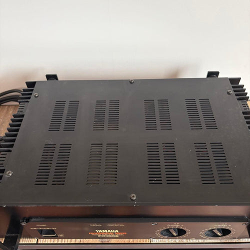 Yamaha Power Amplifiers Pc1002