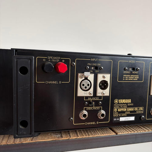 Yamaha Power Amplifiers Pc1002