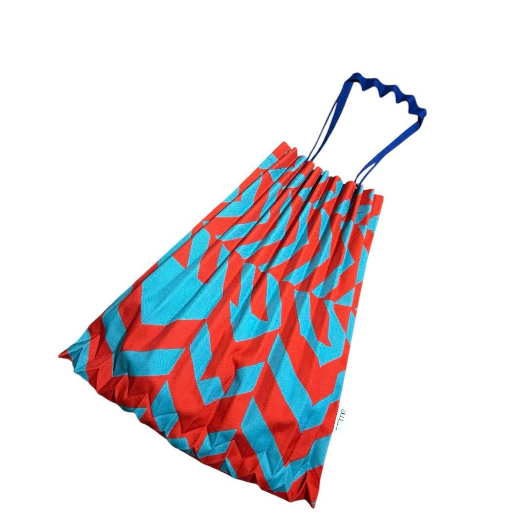 Me By Issey Miyake Tote Bags 8/18 20Th Trunk Pleats Bag