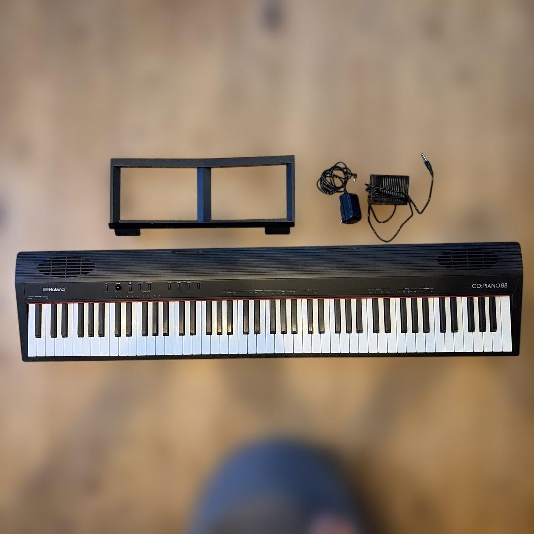 Roland Keyboards Digital Pianos Gopiano88 -2000