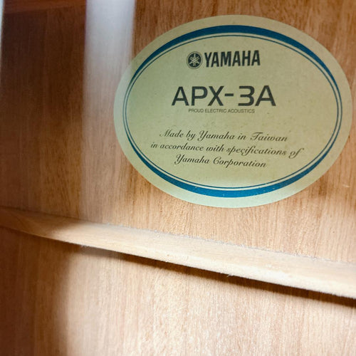 Yamaha Acoustic Guitar Apx-3A