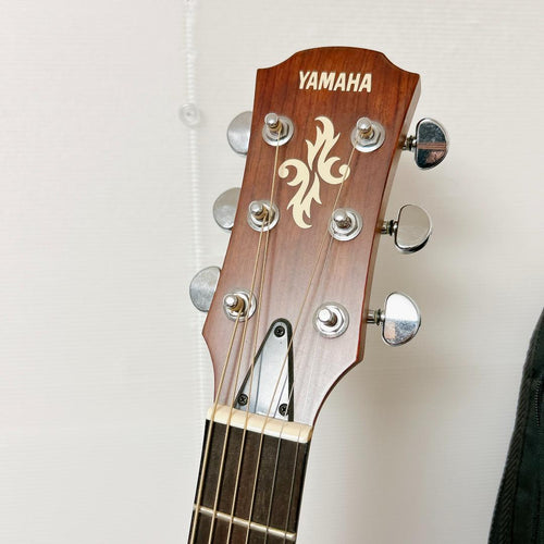Yamaha Acoustic Guitar Apx-3A