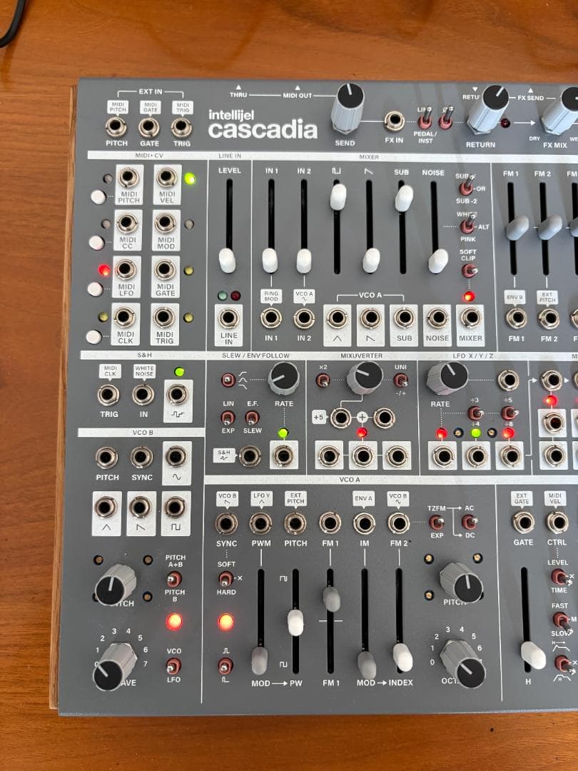 Analog Synthesizers Intellijel Cascadia