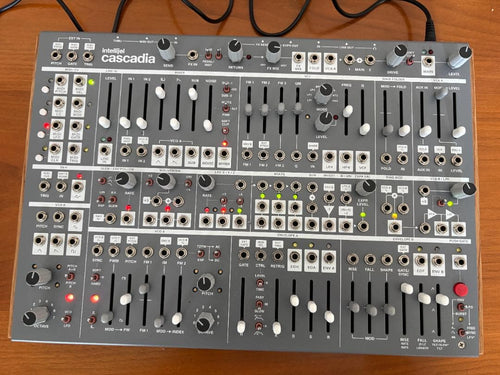 Analog Synthesizers Intellijel Cascadia