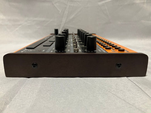 Behringer Analog Synthesizer Crave