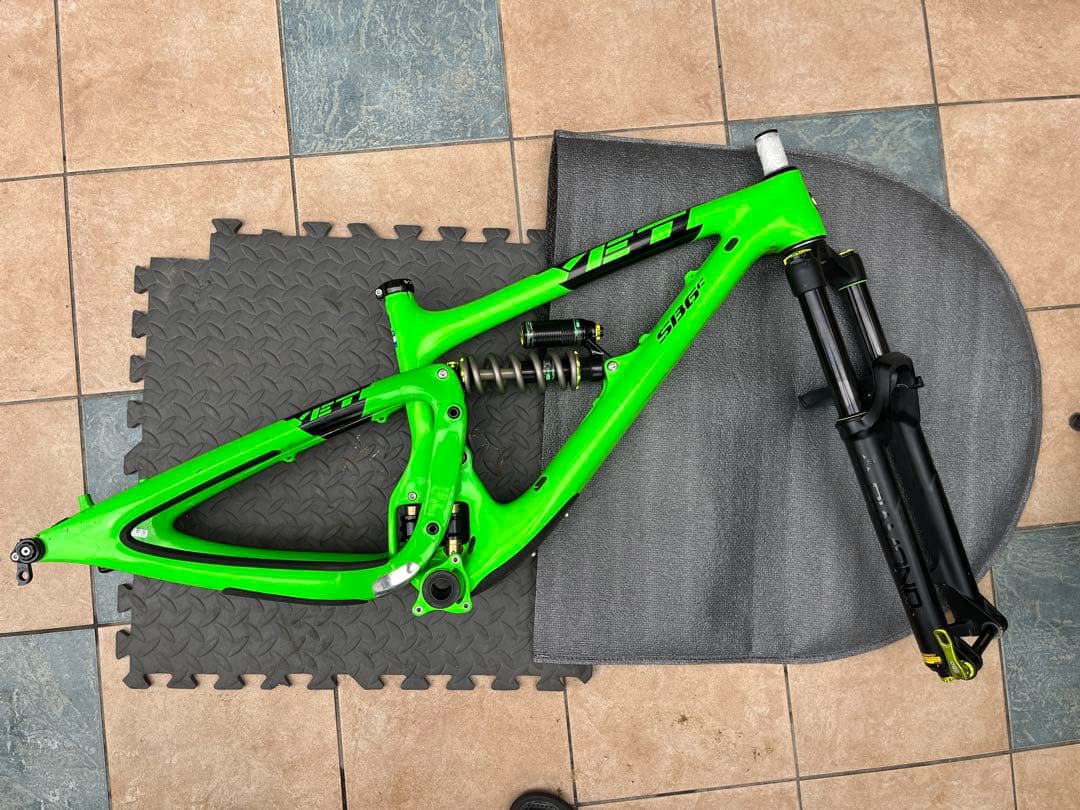 Yeti Mountain Bike (Mtb) Sb6C Xs Size Dvo