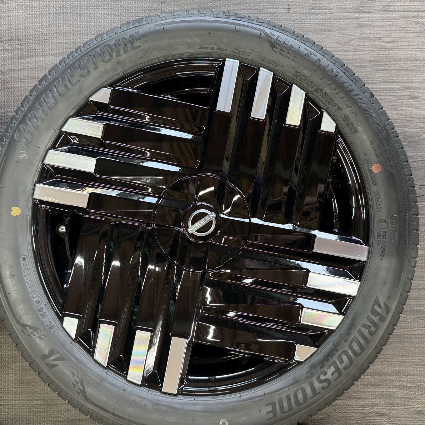 Nissan 17 Inches Bridgestone 205/50R17 #507S40325