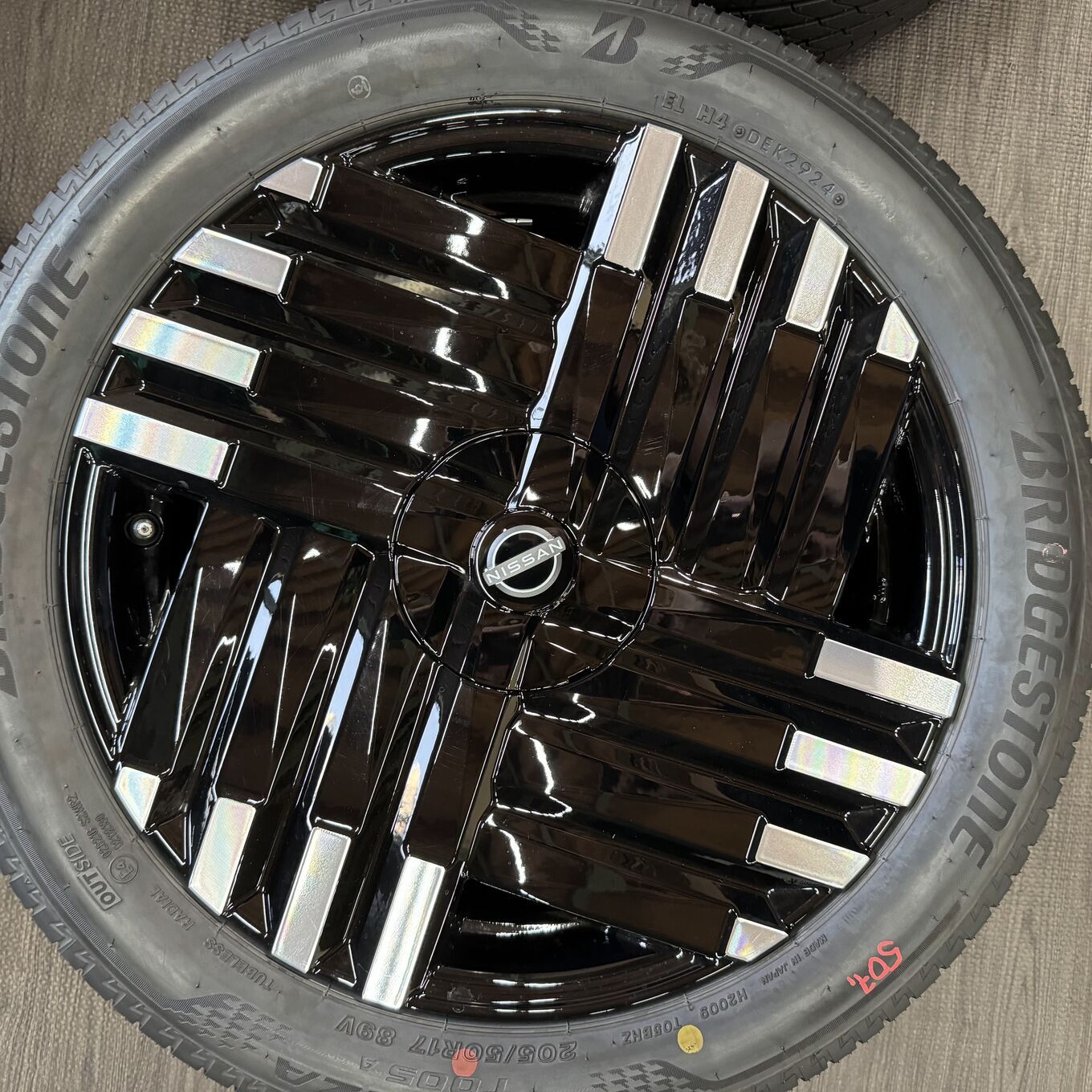 Nissan 17 Inches Bridgestone 205/50R17 #507S40325