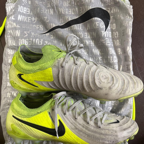 Nike Soccer Cleats Spikes