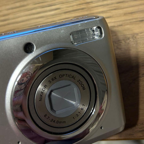 Nikon Compact Digital Camera Coolpix L20