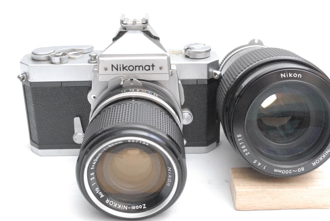 Nikomat Slr Camera (Film) /43-86Mm/80-200Mm