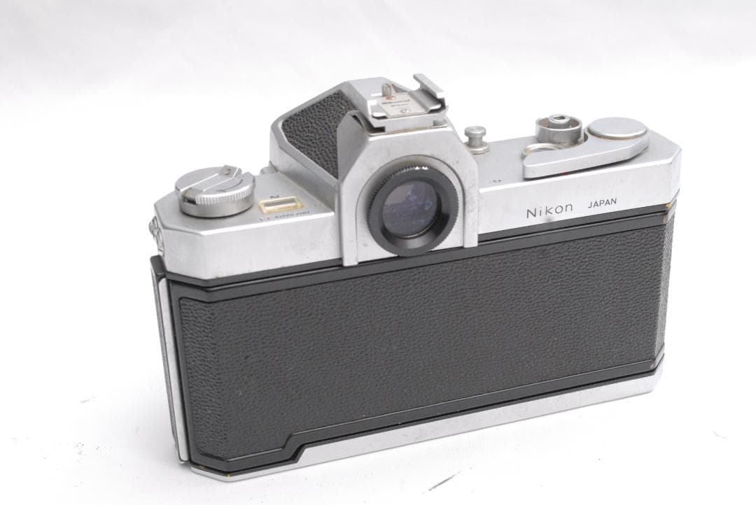 Nikomat Slr Camera (Film) /43-86Mm/80-200Mm