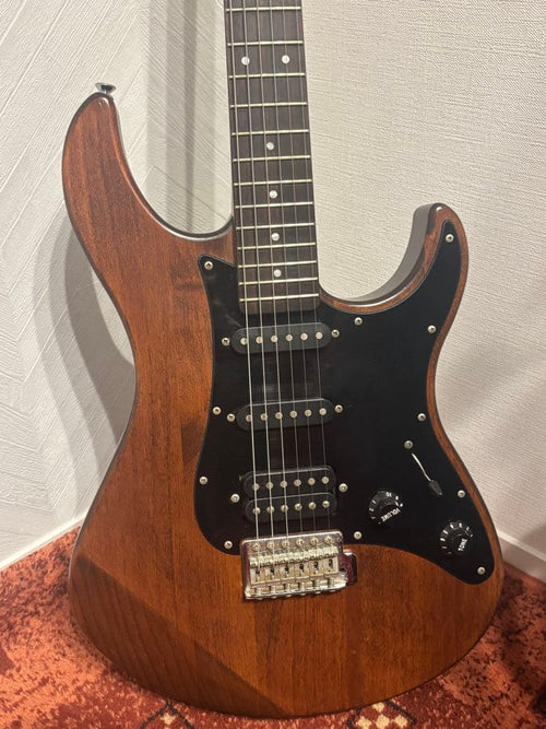 Yamaha Electric Guitars Pacifica 112V