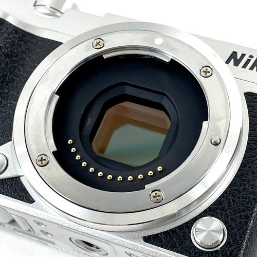 Nikon Mirrorless Interchangeable Lips 1 J5
