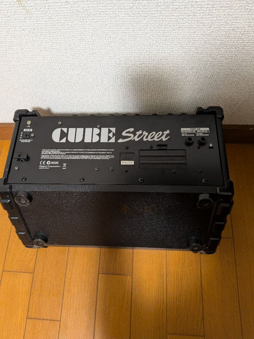 Roland Guitar Amplifiers Cube Street