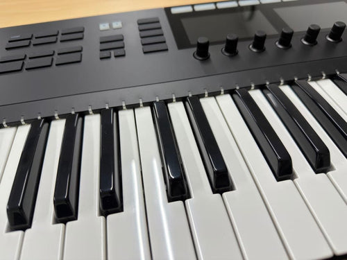 Midi Keyboard Pad Komplete Kontrol S49 Mk2 14 Standard
