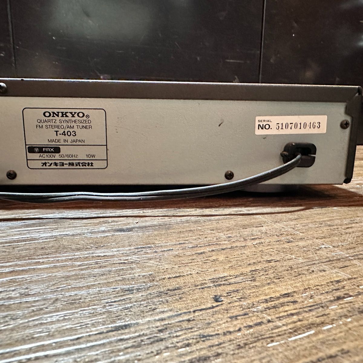 Onkyo Radio Tuner T-403 Quartz Synthesized Fm Stereo/Am Fm/Am Titanium Gold