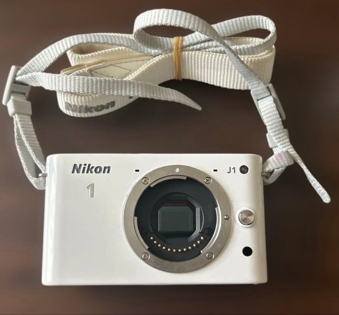 Nikon Mirrorless Interchangeable Lips 1 J1