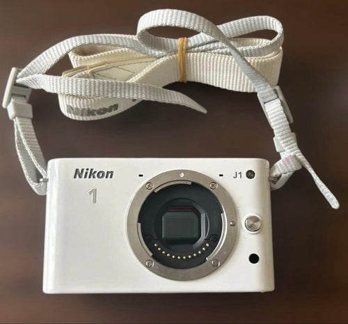 Nikon Mirrorless Interchangeable Lips 1 J1