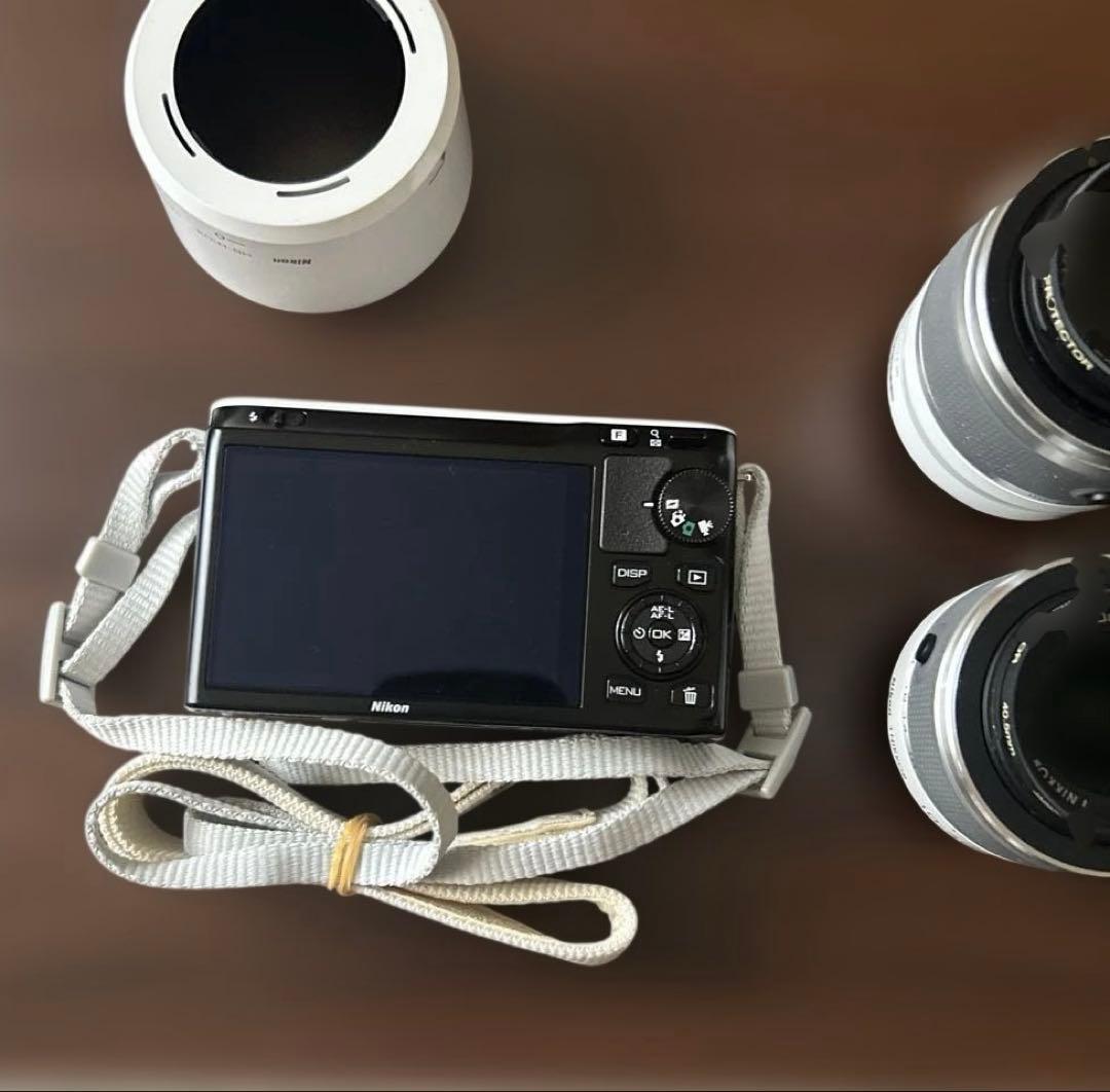Nikon Mirrorless Interchangeable Lips 1 J1