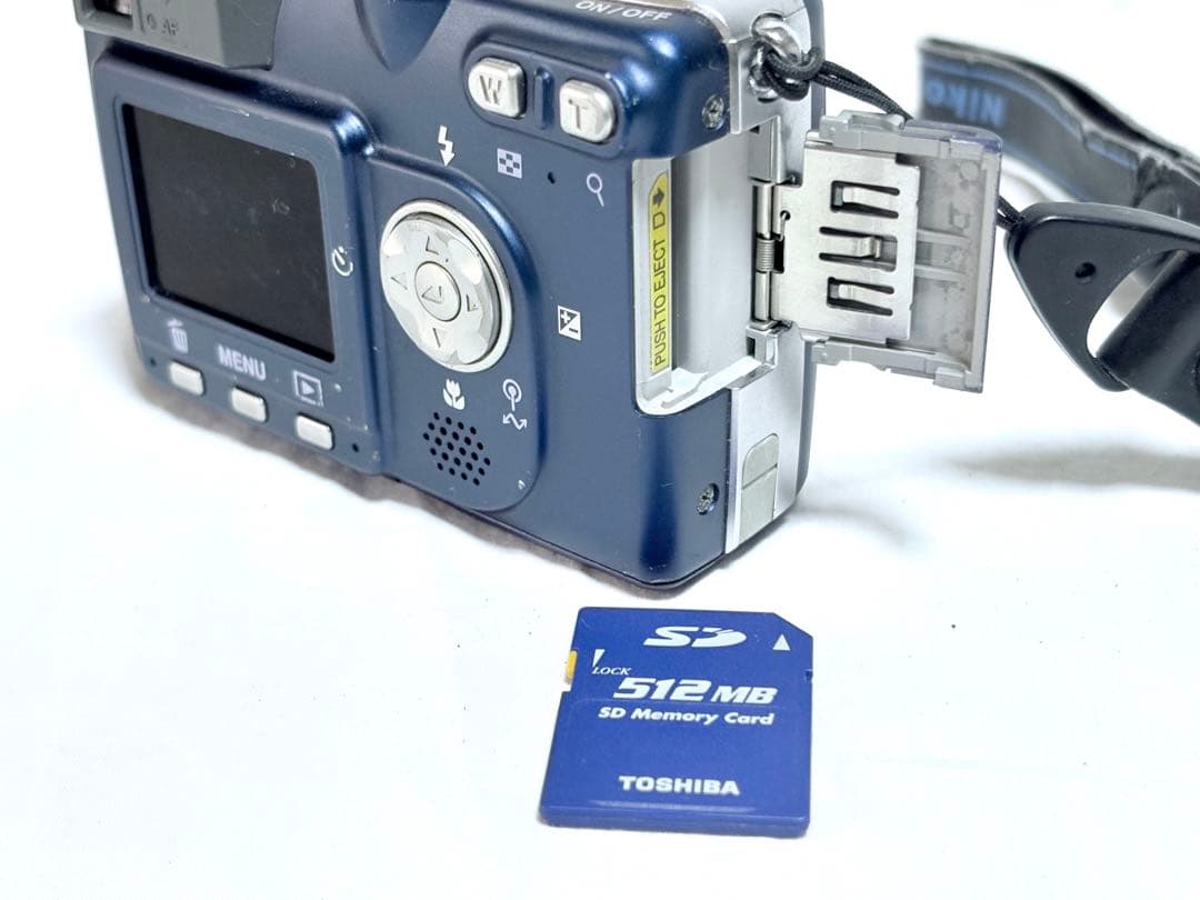 Nikon Compact Digital Camera Coolpix 5200