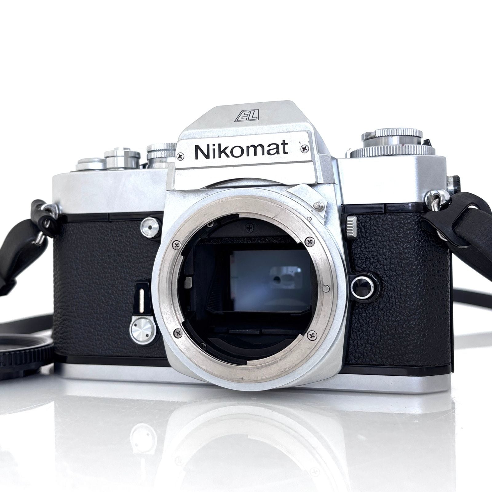 Nikon Slr Camera (Film) Nikomat El #S579B