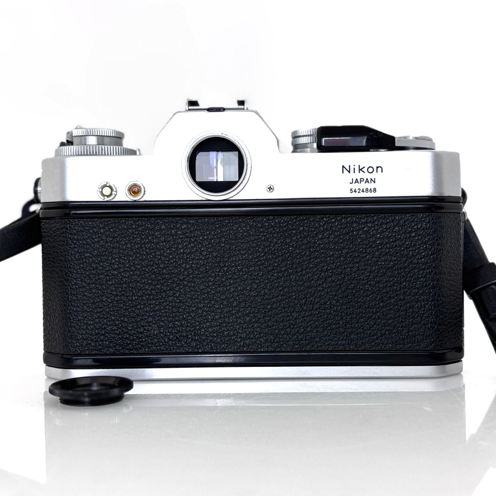Nikon Slr Camera (Film) Nikomat El #S579B