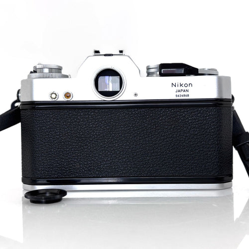 Nikon Slr Camera (Film) Nikomat El #S579B
