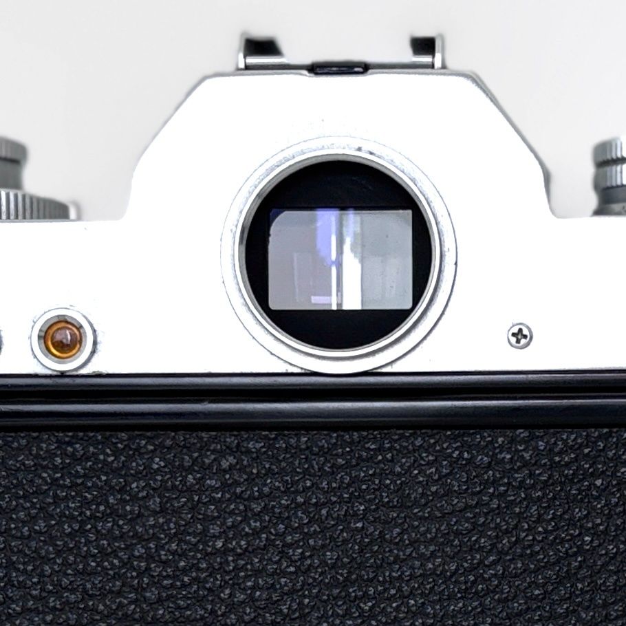 Nikon Slr Camera (Film) Nikomat El #S579B