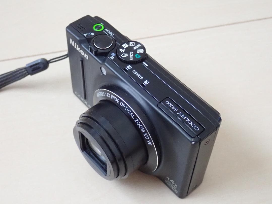 Nikon Compact Digital Camera Coolpix S8200